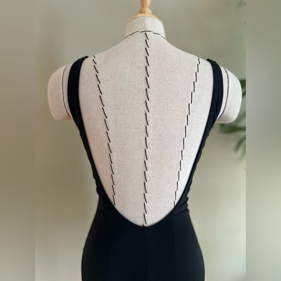 Calzedonia One-Piece Swimsuit with Rose Embroidery – S/XS
Never worn – no tags. - Picture 5 of 7